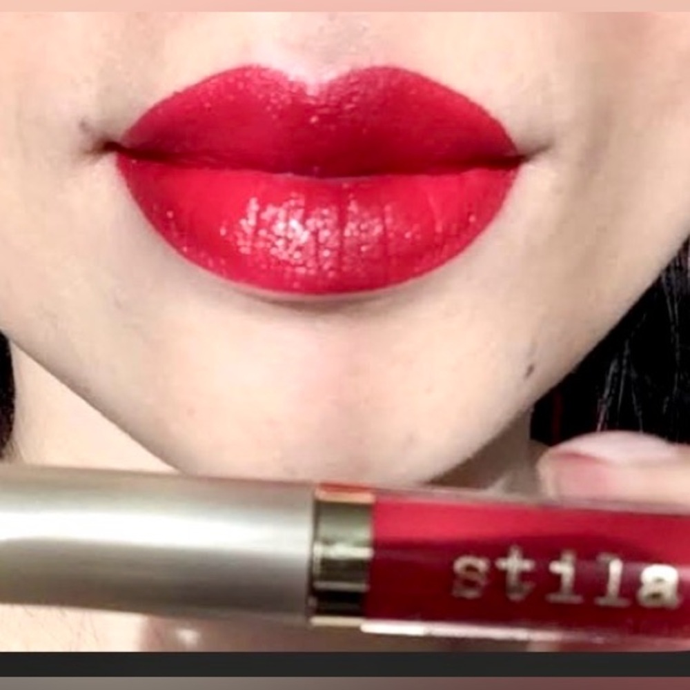 Stila FIERY Red Liquid Lipstick - Vibrant Red Finish - Picture 1 of 5